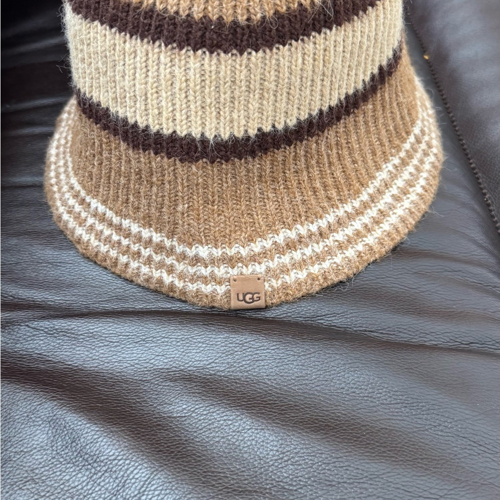 UGG Brown and Tan Knit Hat. #2 - Picture 5 of 10